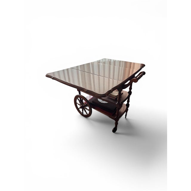 1980s Mid-Century Mahogany Tea Cart / Bar Cart With Extension Leaves and Table Pads For Sale - Image 4 of 6