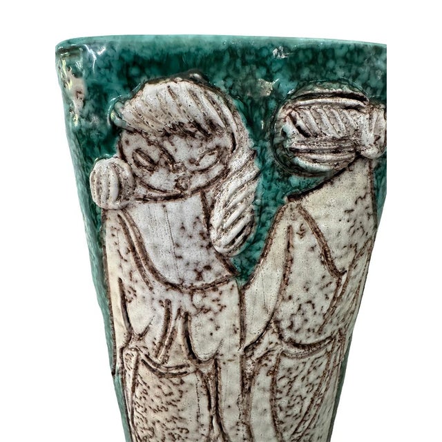 White Mid 20th Century Fratelli Fanciullacci Italian Figural Relief Vase For Sale - Image 8 of 16