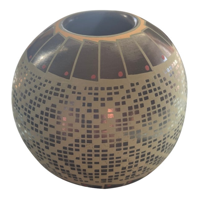 1990s Mata Ortiz Mexican Native Small Pot For Sale