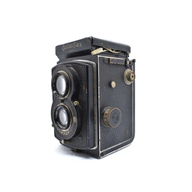 The 1930s Pre-War Rolleiflex Franke & Heidecke Braunschweig Original Standard Model 620 TLR Camera is a classic example of...