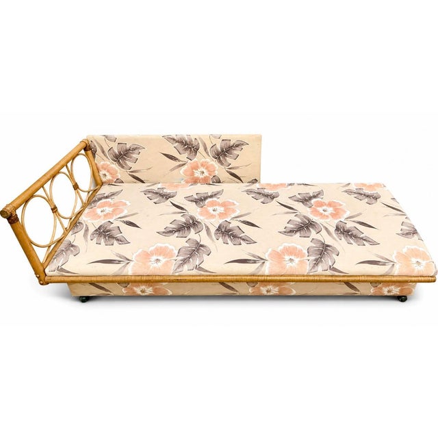 Vintage Mid-Century Modern Left Arm Rattan Daybed & Sleeper Sofa For Sale In Miami - Image 6 of 8
