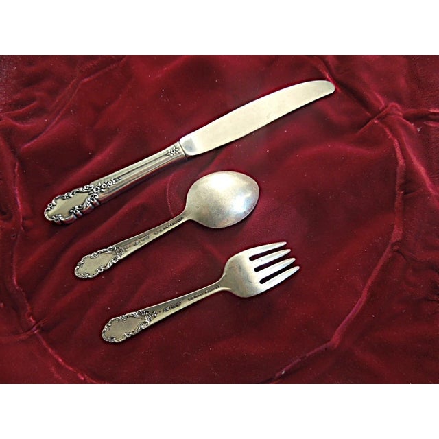 This is a beautiful set of sterling silver baby utensils in the Bridal Veil pattern. Made by Rogers, a division of the...