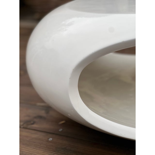 Vintage Space Age Table, 1970s, in Good conditions. Designed 1970 to 1979