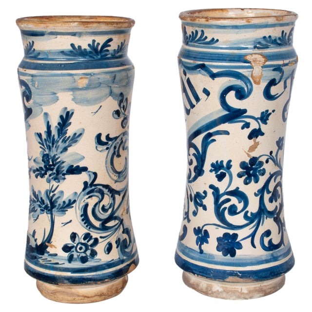 Blue Pair of Antique 17th Century Spanish Blue & White Pottery Albarelli Drug Jars 1680 For Sale - Image 8 of 12