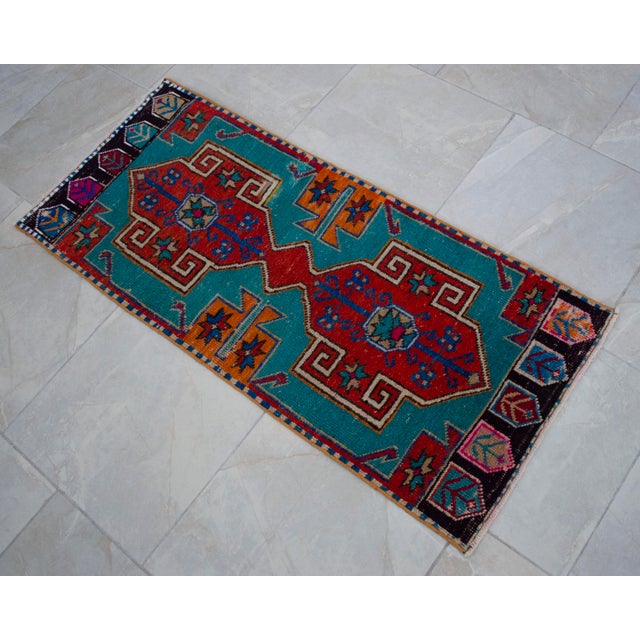 1970s Vintage Oushak Rug Hand Knotted Small Rug Mat - 1′8″ × 3′11″ For Sale - Image 11 of 14