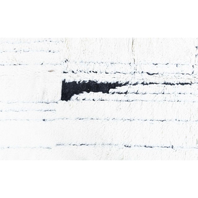 Early 21st Century Modern Moroccan High-Low Wool Rug in Black and White by Doris Leslie Blau For Sale - Image 5 of 10