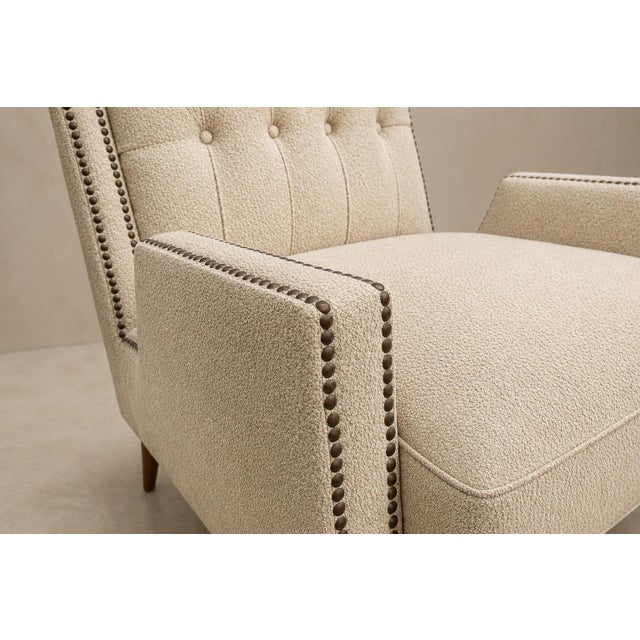 Giuseppe Scapinelli Brazilian Modern Armchair in Hardwood & Warm Oatmeal Bouclé by Giuseppe Scapinelli, 1950s For Sale - Image 4 of 18