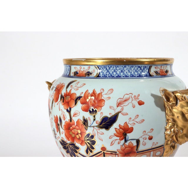 Early 19th Century English Imari Porcelain Potpourri Vase and Cover, Possibly Coalport, Circa 1820-35 For Sale - Image 5 of 11