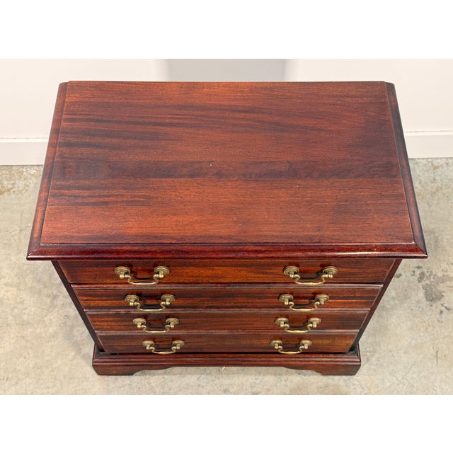 Vintage Chippendale Style Mahogany Four Drawer Chest With Brass Bail Pulls For Sale - Image 4 of 10