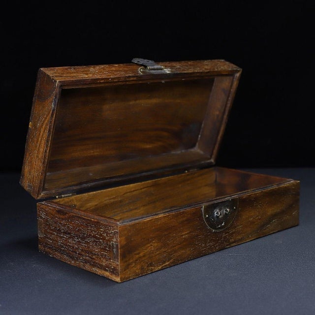 Huali Rosewood Box Inlaid With Mother-of-Pearl Bird Motif For Sale - Image 4 of 10