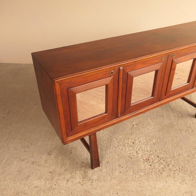 Rose Mirrored Sideboard in Wood, in Good conditions.