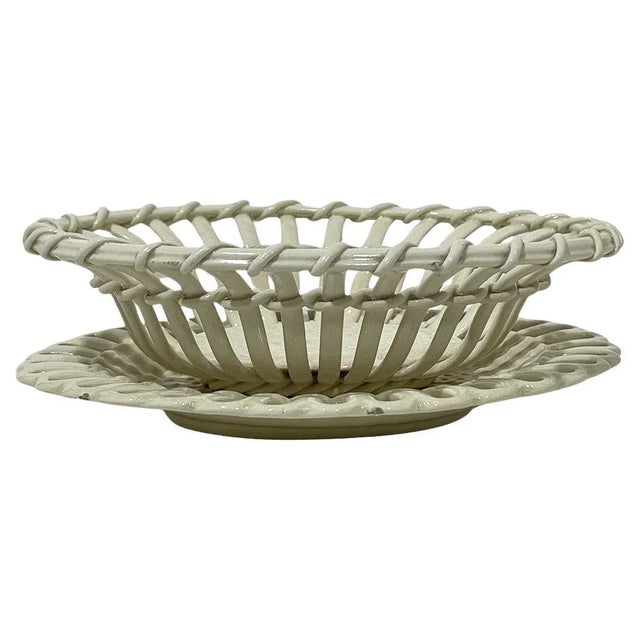 Small English Oval Fruit Basket and Saucer attributed to Wedgwood, 1907-1924, Set of 2 For Sale - Image 11 of 11