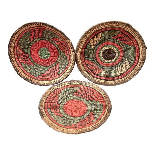 Early 20th Century African Coiled Raffia Basket Bowls – Uganda, Set of 3 For Sale