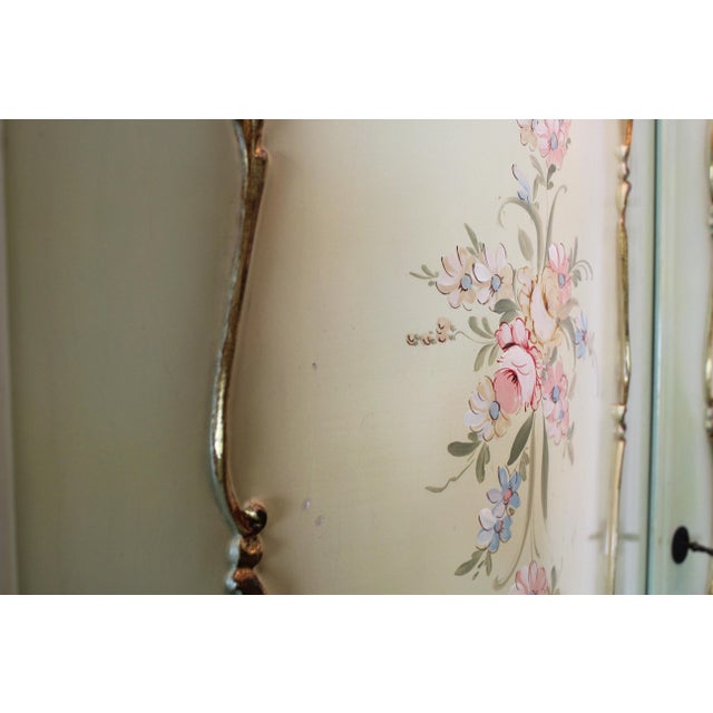 Gold Venetian Baroque Green Lacquered Hand-Painted Floral Three-Door Wardrobe, 1950s For Sale - Image 8 of 17