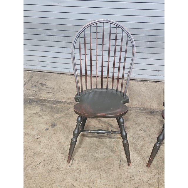 Dark Green Pair of Late 20th Century David T Smith Bow Back Windsor Chairs Dark Green Finish Ohio Bench Made For Sale - Image 8 of 11