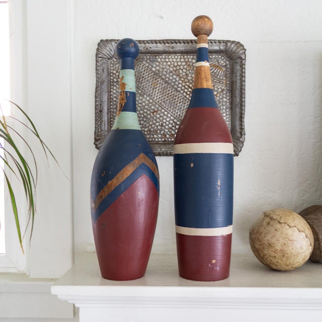 Pair of Early 20th Century Painted Circus Juggling Pins or Indian Clubs For Sale - Image 6 of 15