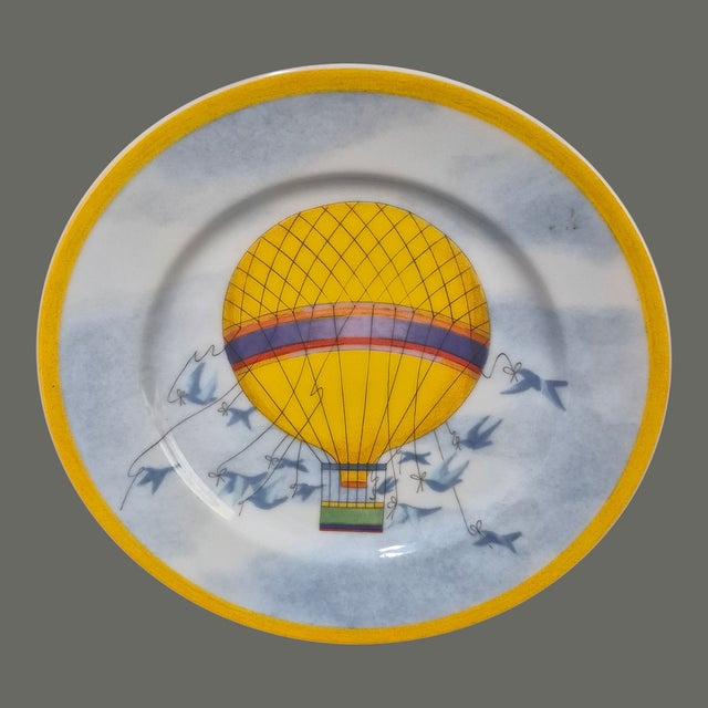 Contemporary Late 20th Century Three Williams Sonoma Hot Air Balloon Montgolfiere Salad Dessert Luncheon Plates - Set of 3 For Sale - Image 3 of 7
