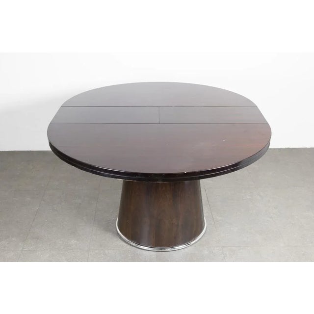 Round Extendable Dining Table, 1970s, in Very Good conditions. Designed 1960 to 1969