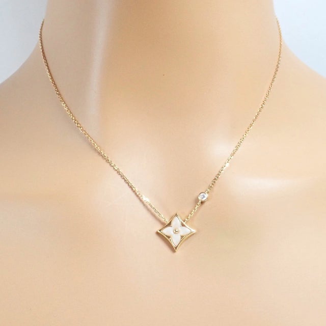 Metal Louis Vuitton Rose Gold Diamond Mother of Pearl Blossom Necklace For Sale - Image 7 of 10