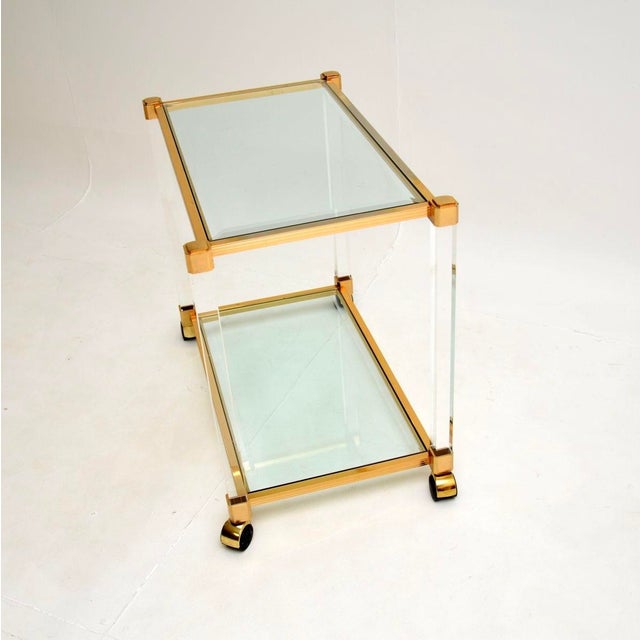 Vintage French Acrylic Glass and Gold-Plated Drinks Trolley, 1970s For Sale - Image 4 of 10