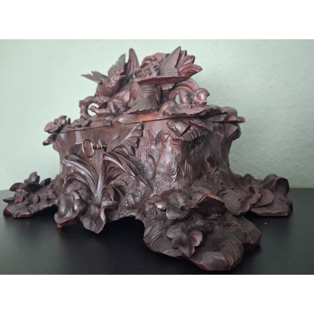 French Black Forest Jewelry Box with Birds and Vase Holder, 1950 For Sale - Image 10 of 17