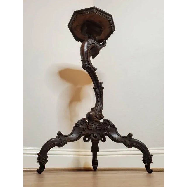 Rococo Early 19th Century Venetian Grotto Rococo Tripod Pedestal Candle Stand Drinks Table For Sale - Image 3 of 12