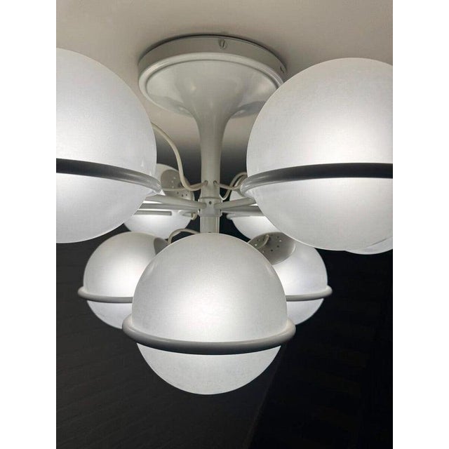 White Chandelier Mod. 2042-9 by Gino Sarfatti for Arteluce, Italy, 1960s For Sale - Image 3 of 6