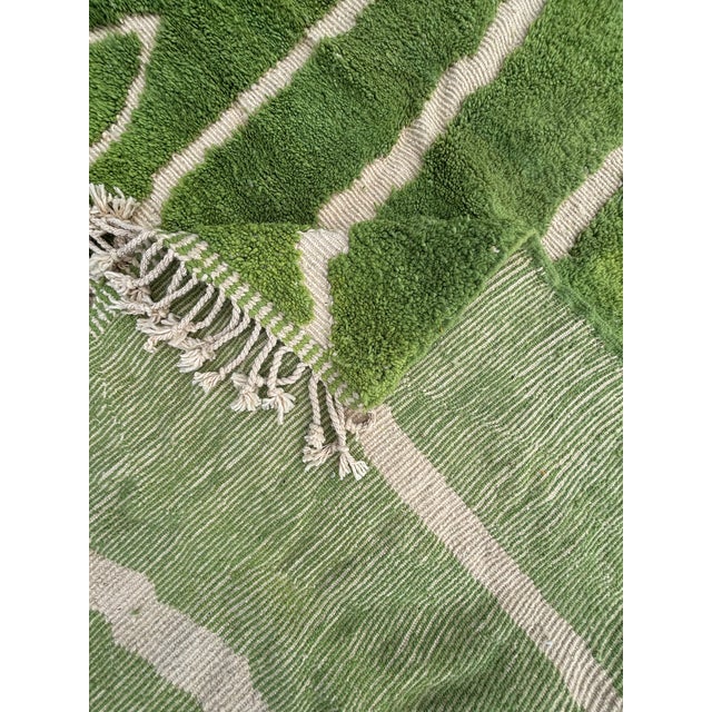 Moroccan Beni Ouarain Wool Rug with Abstract Linear Design, 1990 For Sale - Image 10 of 11