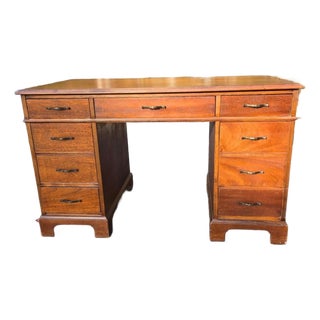 Late 20th Century Solid Wood 7-Drawer Traditional Executive Desk For Sale