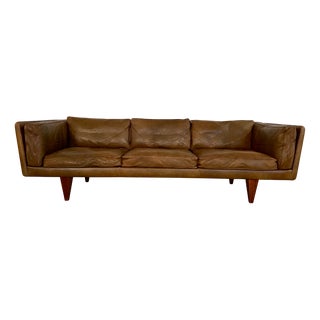 V11 Sofa by Illum Wikkelsø for Holger Christiansen, 1960s For Sale