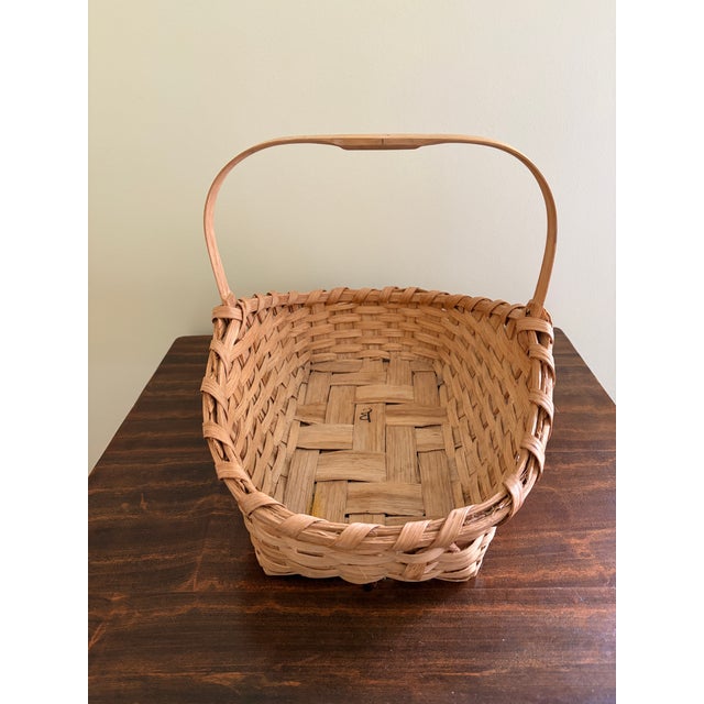 Late 20th Century Vintage Split Oak Gathering Basket With Warm Patina For Sale - Image 5 of 9