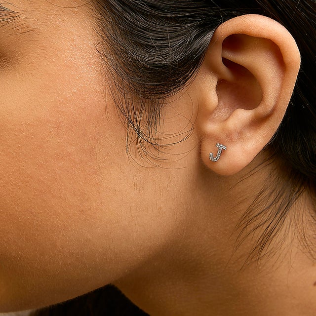 Haus of Brilliance 10K White Gold 1/10 Cttw Diamond 'J' Initial Stud Earring For Sale - Image 4 of 5