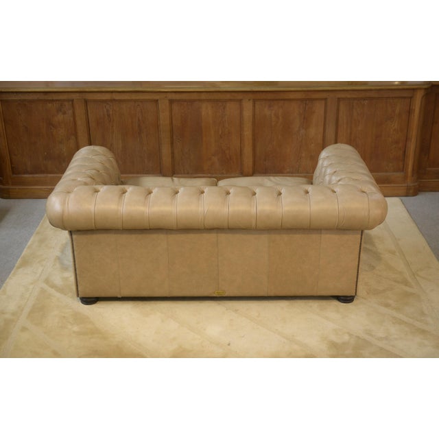 1990s Vintage English Chesterfield Sofa in Beige Leather, 1990s For Sale - Image 5 of 15