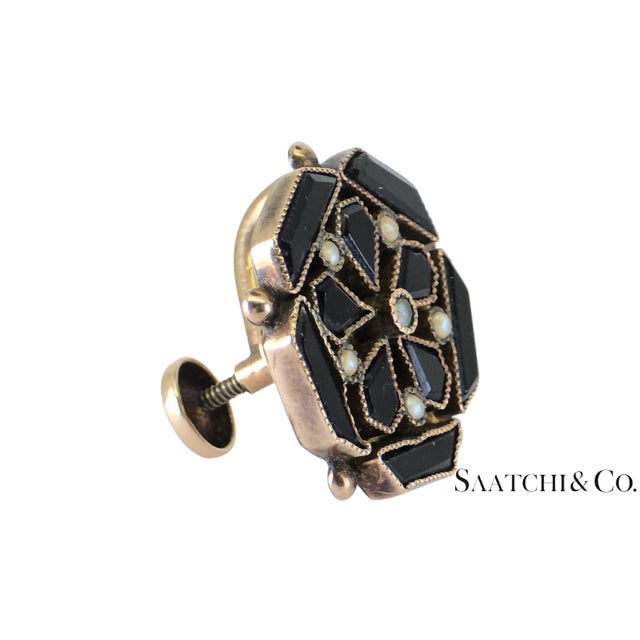 Mid 20th Century 14k (585) Yellow Gold - Golden Onyx Stone and Pearl Earring, 5.1 Gram, Pair For Sale In New York - Image 6 of 10