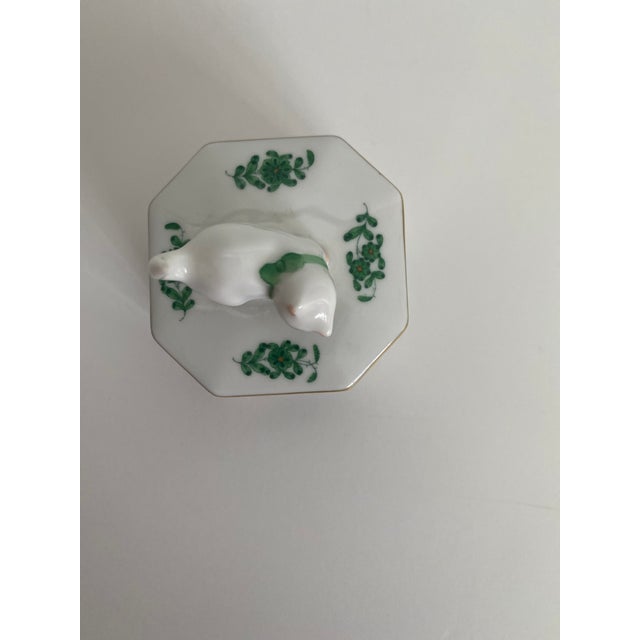 Herend Chinese Bouquet Green Trinket Box With Cat For Sale In New York - Image 6 of 6