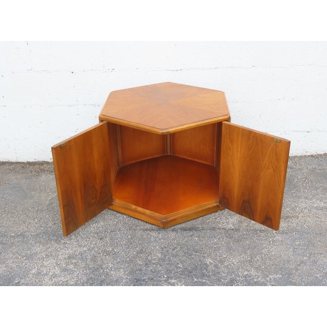 Lane Hexagon Mid Century Modern Nightstand Side End Lamp Table Bar Commode 6315 For Sale - Image 13 of 18