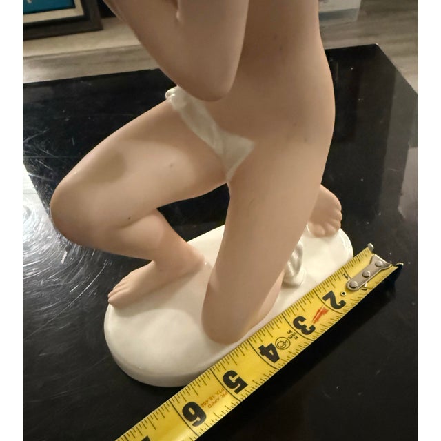 1960s Large Wallendorf Porcelain Woman Figurine 11-1/4 Inch Tall For Sale In Atlanta - Image 6 of 9