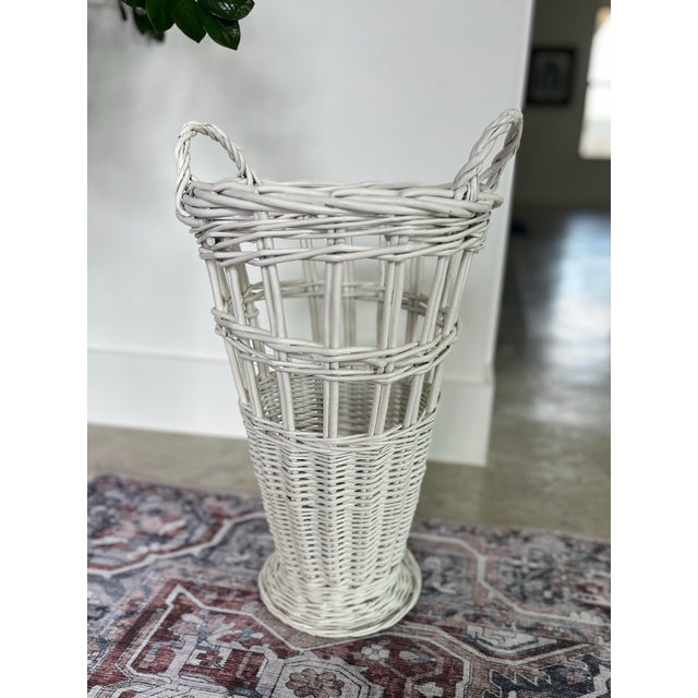 1980s 1980s Woven White Wicker 20.5” Umbrella/Plant Stand For Sale - Image 5 of 8
