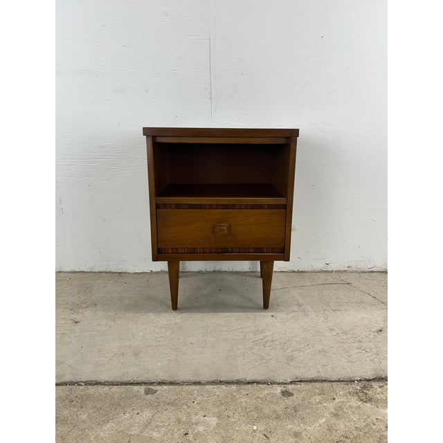 Mid-Century Modern Mid Century Modern Nightstand With Single Drawer For Sale - Image 3 of 12