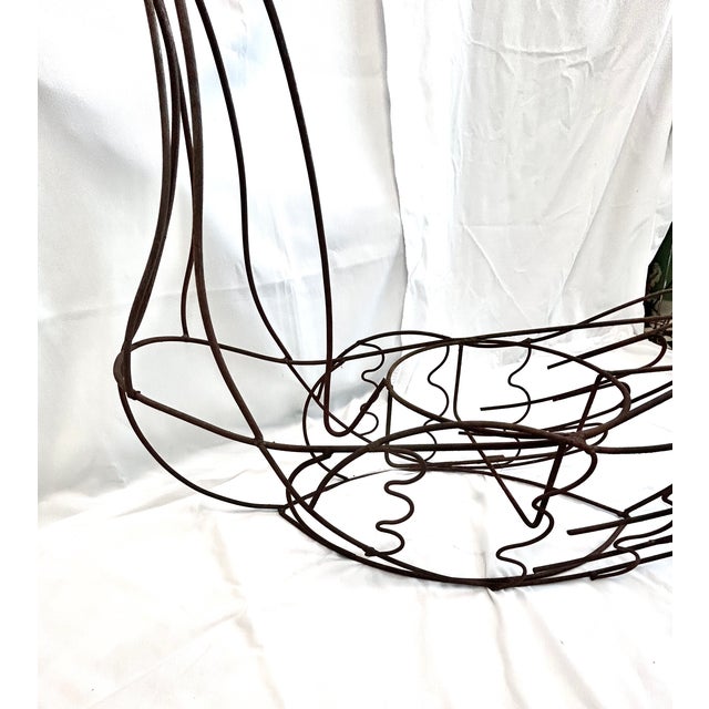 Brown Large Vintage Wire Swan Planter – Rustic Metal Garden Sculpture Coastal Cottage Decor For Sale - Image 8 of 9