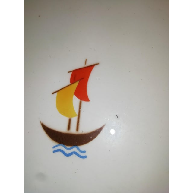 Elegant serving dish produced by Richard-Ginori and designed by Gio Ponti in the 1930s. minimal design and refined central...