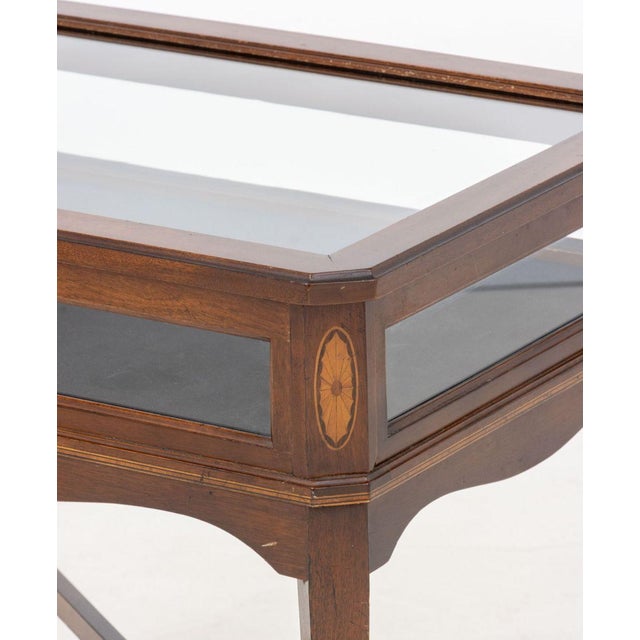 Mid 20th Century Regency Style Mahogany Display Table For Sale - Image 4 of 7