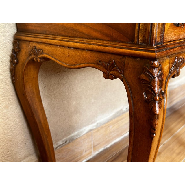 20th Century Pair of French Nightstands With One-Drawer and Cabriole Legs For Sale - Image 10 of 11