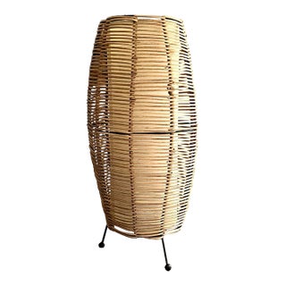 Vintage Mid-Century Modern Rattan Boho Woven Tripod Metal Frame Table Lamp For Sale