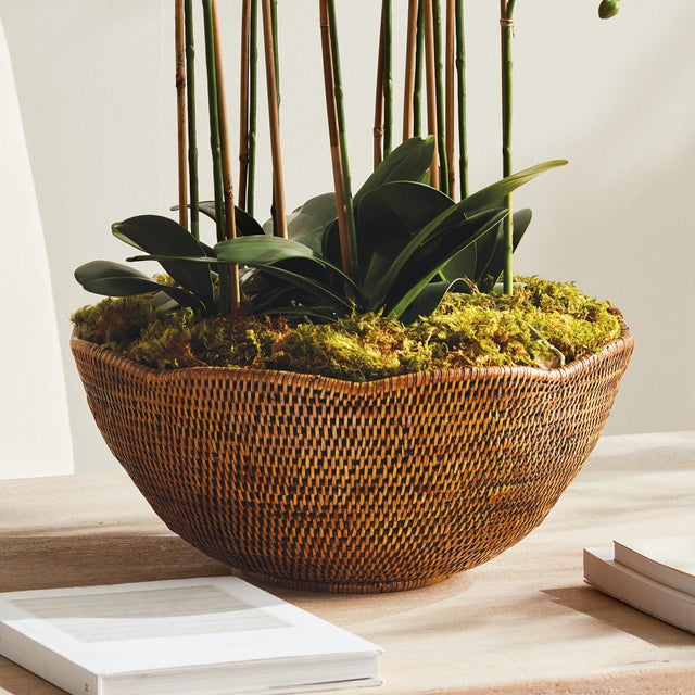 Kenneth Ludwig Chicago Burma Rattan Scalloped Edge Bowl Large For Sale - Image 4 of 4