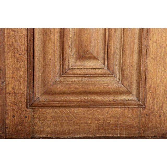 Mid 18th Century Antique Frankfurt Wave Cabinet in Oak, 1750 For Sale - Image 5 of 18