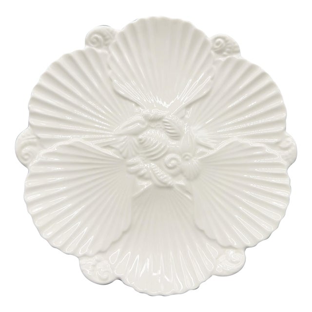 1990s White Ceramic Oyster or Luncheon Plate – Coastal Contemporary Tabletop For Sale