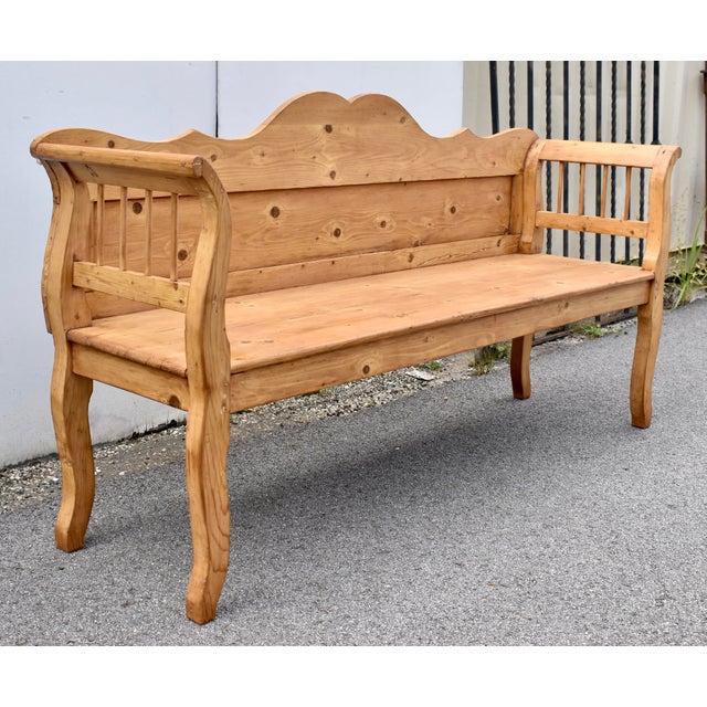 Pine Camel-Back Bench or Settle, Circa 1900 For Sale - Image 4 of 13