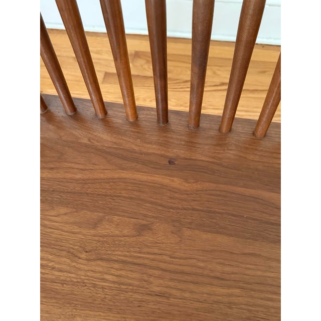 Wood 1980s Traditional Bow-Back Windsor Style Amish Bench For Sale - Image 7 of 11