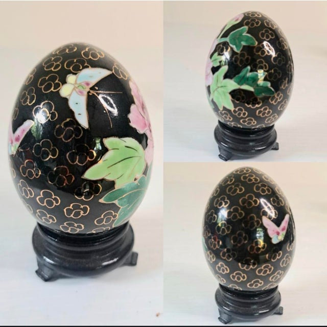 Vintage Chinese Cloisonné Enamel Floral Eggs W/Black Stands Set of 4 For Sale - Image 4 of 14